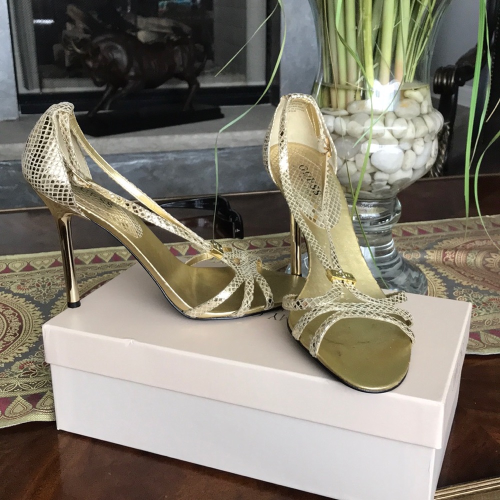 Guess High Heels